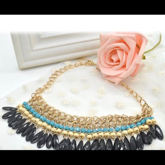 Women Bead Necklace - Picture 4 of 4